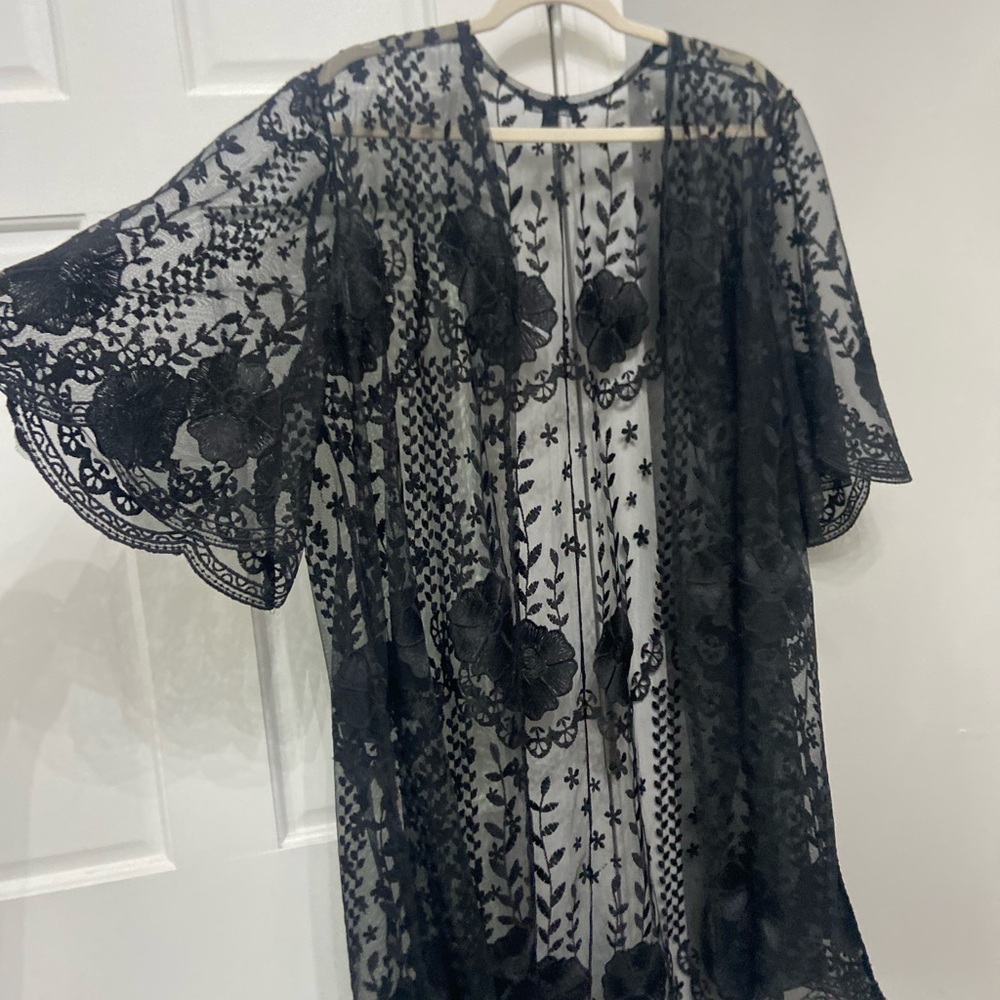 torrid black lace Kimono
